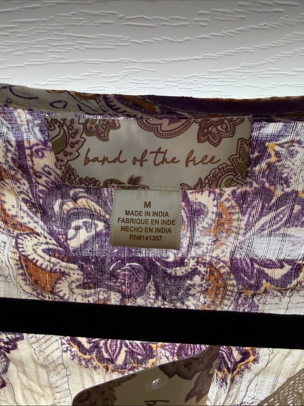 Paisley Lace-Trim Cropped V-Neck Top in Purple & Cream - Picture 3 of 6